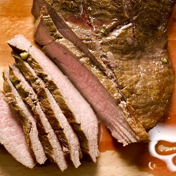 The Middle-Class Steak Dish That Was Beloved In The '80s