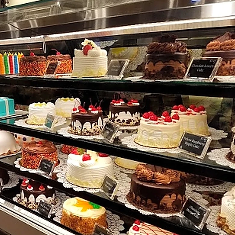 Costco Vs Walmart: Which Bakery Sells The Cheapest Cake In 2026?
