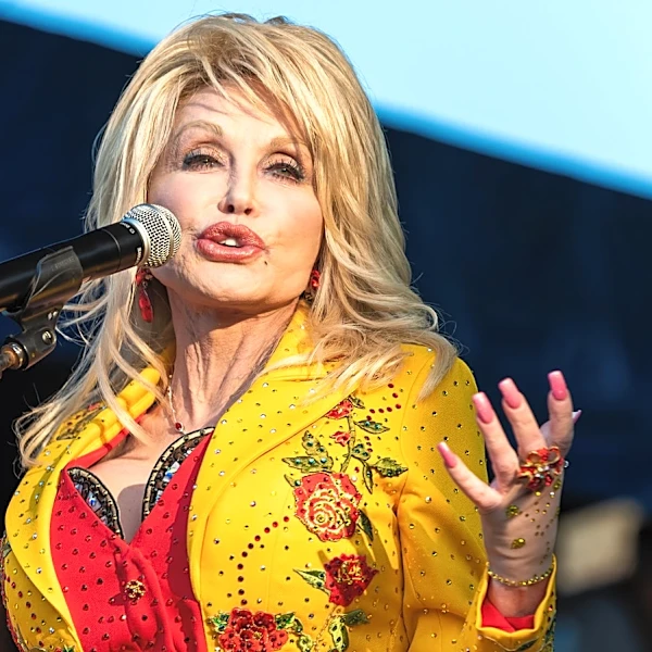 The Flavorful Way Dolly Parton Ordered Her In-N-Out Burger