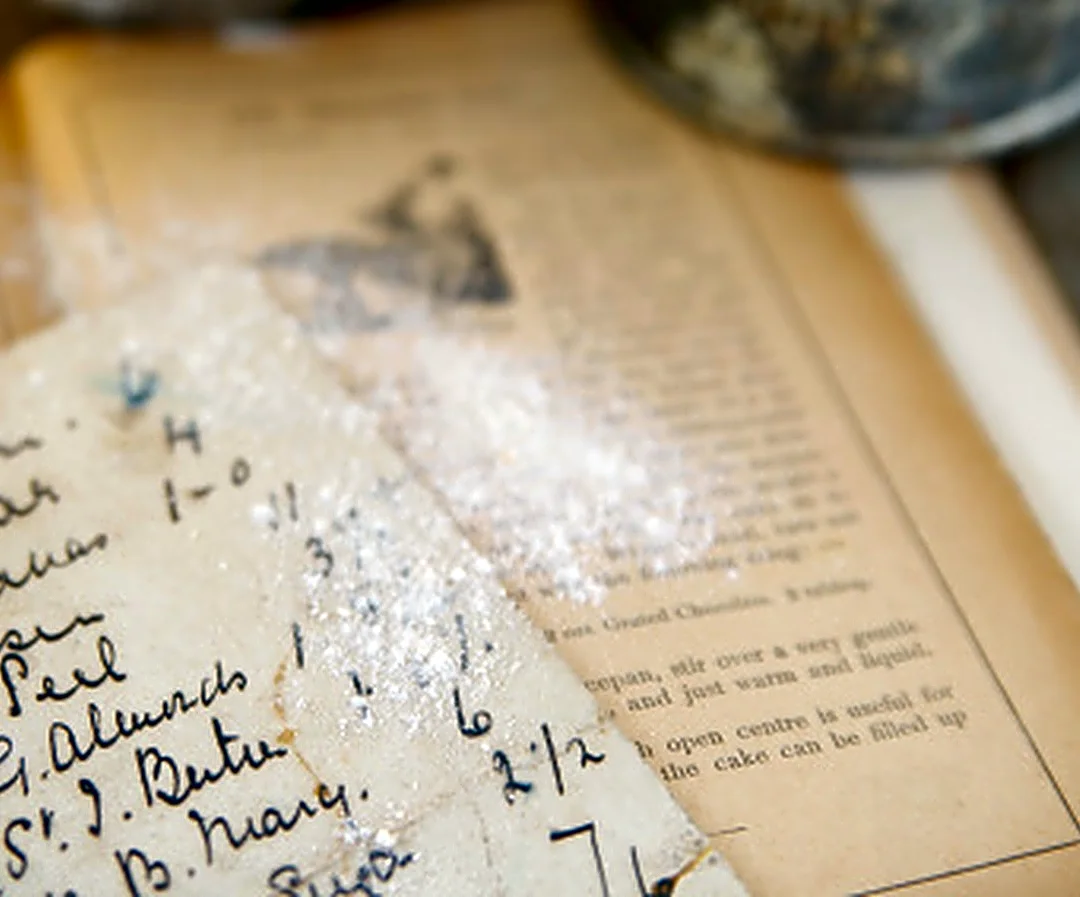 5 Clever Ways To Display Your Vintage Cookbook Collection