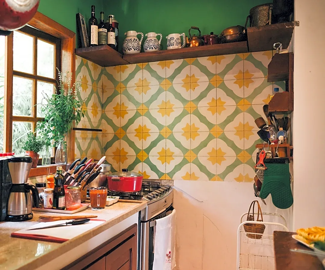 The Retro Kitchen Appliance Color That Was Everywhere In The '80s