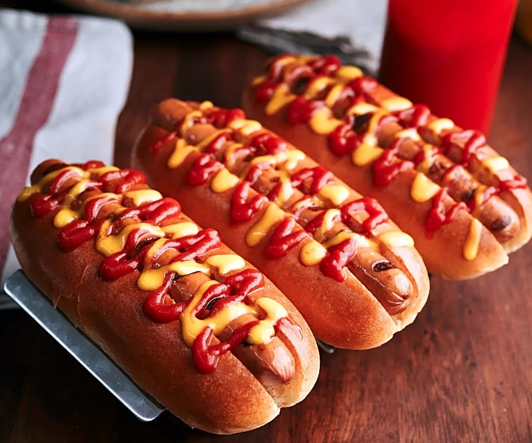 The Simple Seasoning That Gives Store-Bought Hot Dogs Their Color And Flavor
