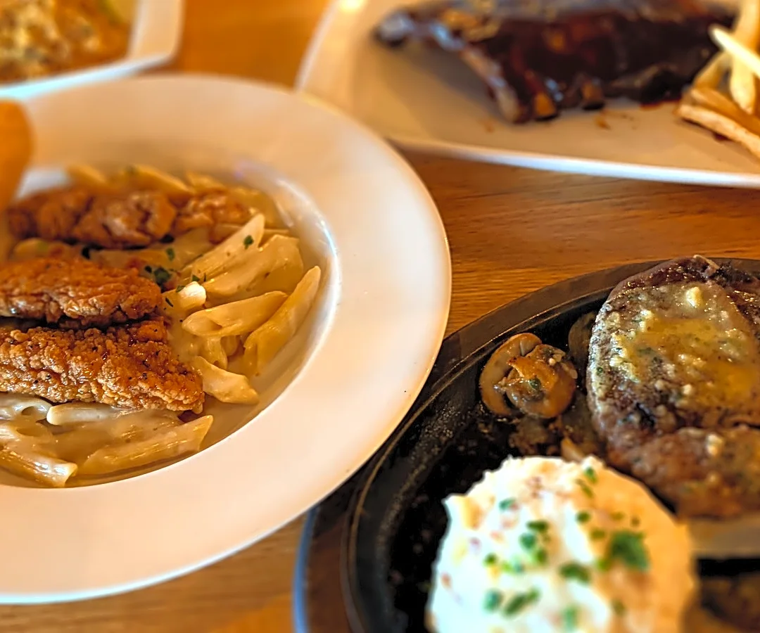 7 Popular Applebee's Entrees, Ranked
