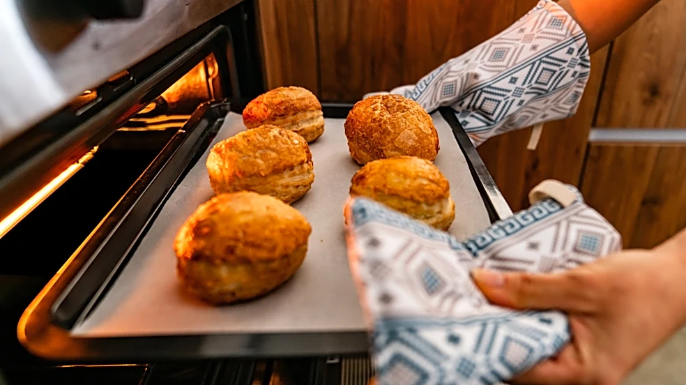 The Vintage-Style Oven From Home Depot That Customers Love