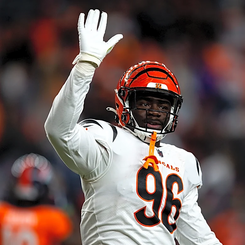 Falcons expected to sign former Bengals defensive end
