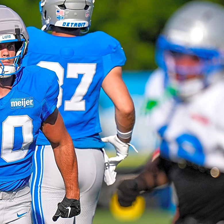 Falcons sign tight end, waive 2 players from 90-man roster