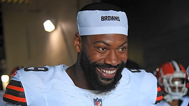 Falcons EDGE Za'Darius Smith picks new uniform number