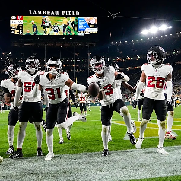 NFL world reacts to Falcons' 35-14 prime-time win over Packers