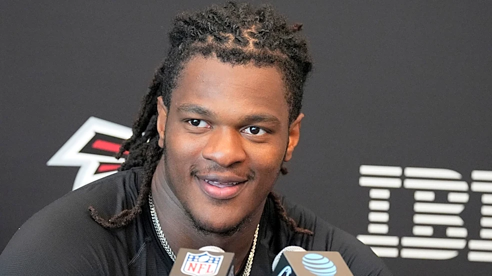 Falcons head coach shares update on rookie LB Kendal Daniels