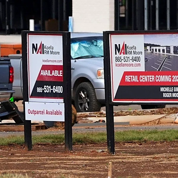 What's that retail space on Topside Road next to the new apartments?
