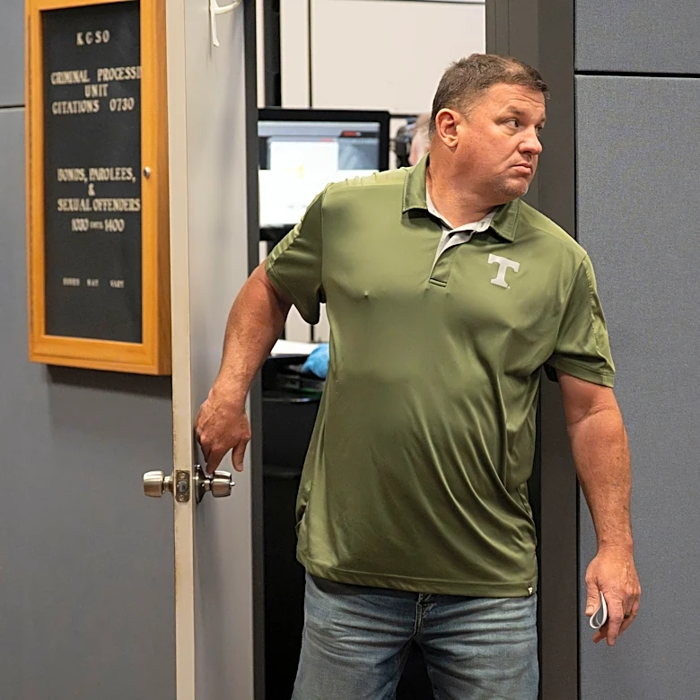 Indicted KCSO lieutenant pulls disability application just before meeting | Exclusive
