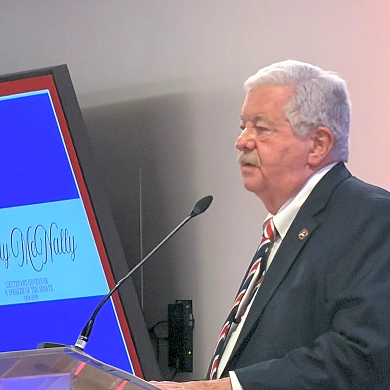 Two towering East Tennessee Republicans bid farewell to their offices