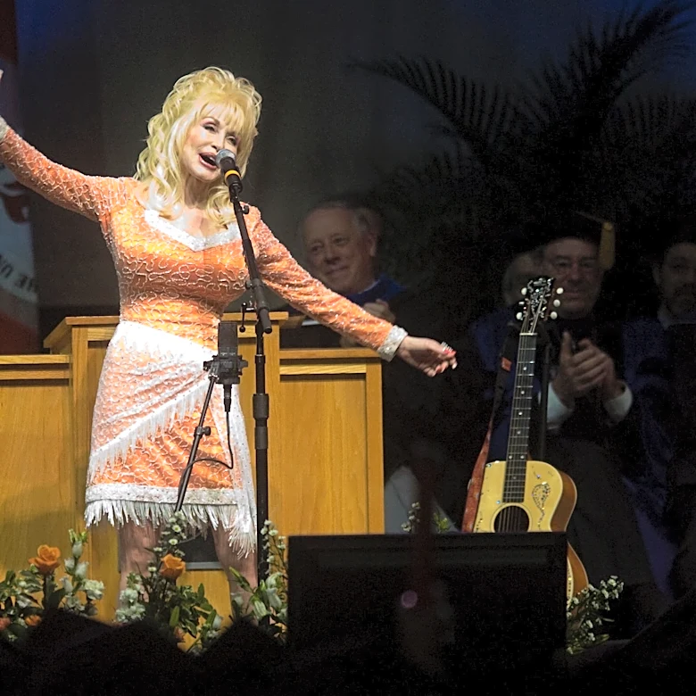 How University of Tennessee teaches about Dolly Parton's music, life