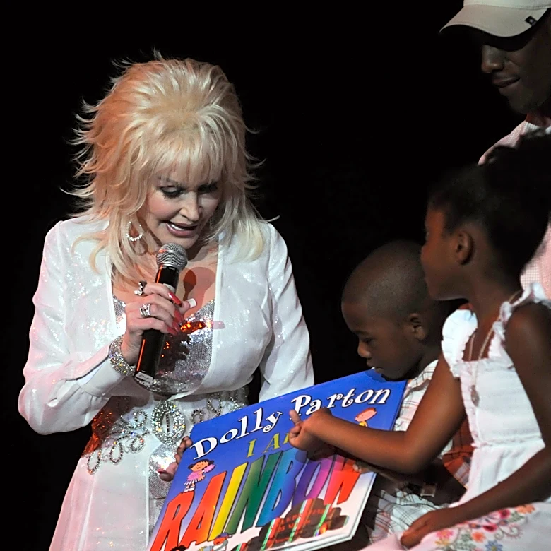 Pair dinner, drinks with free Dolly documentary screening in Knoxville