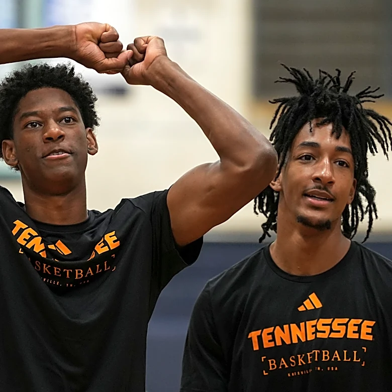 Injury update for Tennessee basketball freshman Ralph Scott, knee surgery