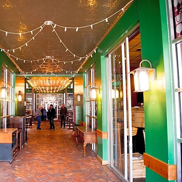 Market Square getting all-in-one bar, fry shop and Southern breakfast spot | Exclusive