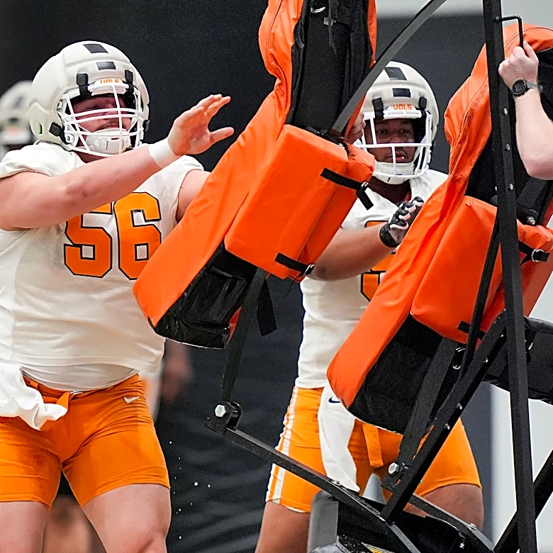 Tennessee football center Sam Pendleton, who missed Furman game, charged with DUI | Exclusive