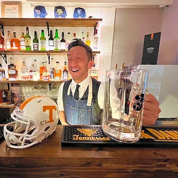 Japanese bar owner is a huge celeb among Vols fans: 'I feel so good'