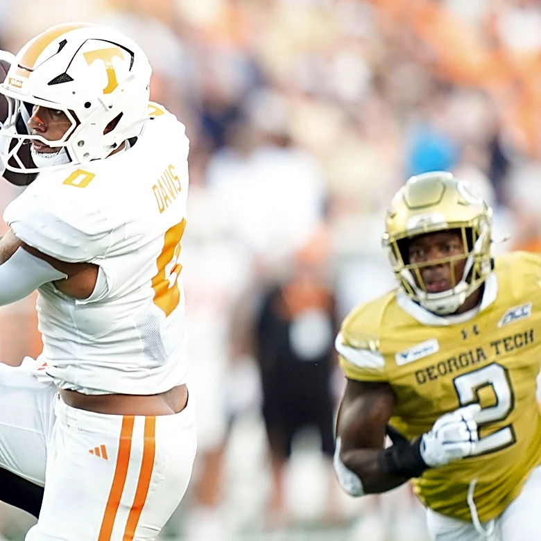 Tennessee football tight end Ethan Davis out for season with ACL injury