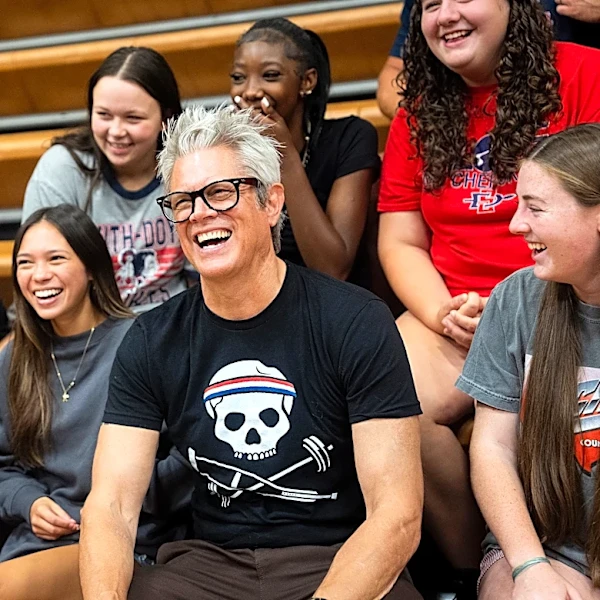 Johnny Knoxville is guest picker for 'College GameDay' for Tennessee football vs Texas