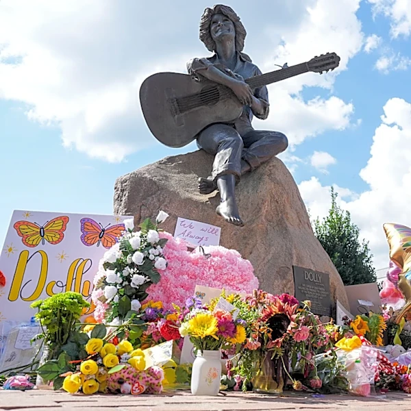 Column about Dolly Parton's statue reverts to old-fashioned sexism | Letter