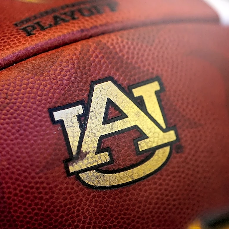 Tennessee student accused of stealing Auburn secrets never worked for Vols