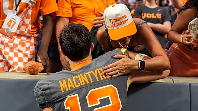 Readers give their blessing to Tennessee football's quarterback switch | Adams
