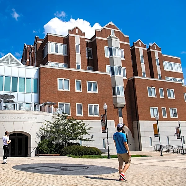As tech reshapes workplaces, University of Tennessee rethinks education | Exclusive