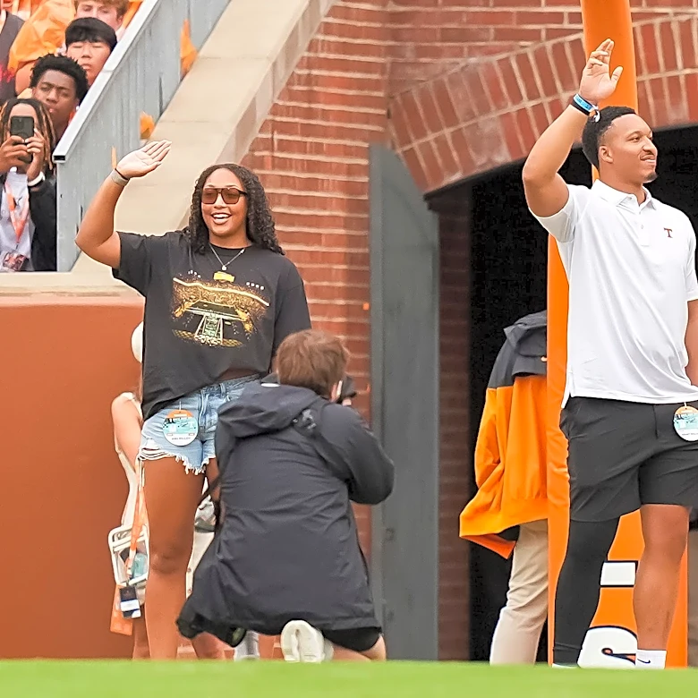 Former Tennessee stars Kiki Milloy, Grant Williams announce birth of daughter