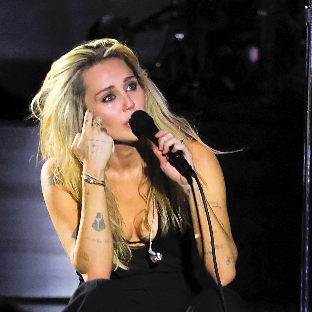 Miley Cyrus shares emotional Dolly Parton memory at Hollywood Bowl