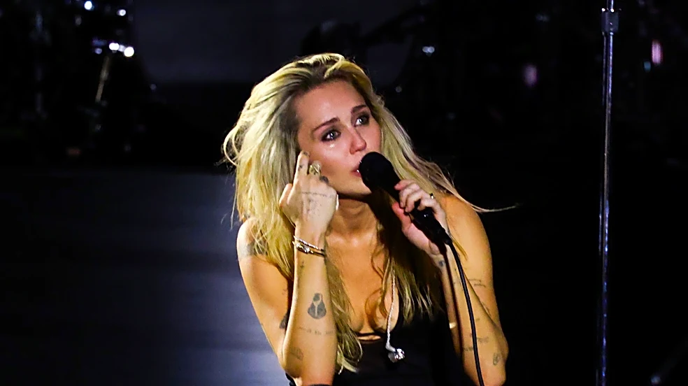 Miley Cyrus shares emotional Dolly Parton memory at Hollywood Bowl