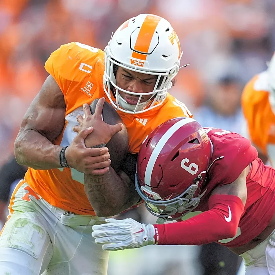 How Tennessee football coaches make DeSean Bishop rest without taking his helmet away