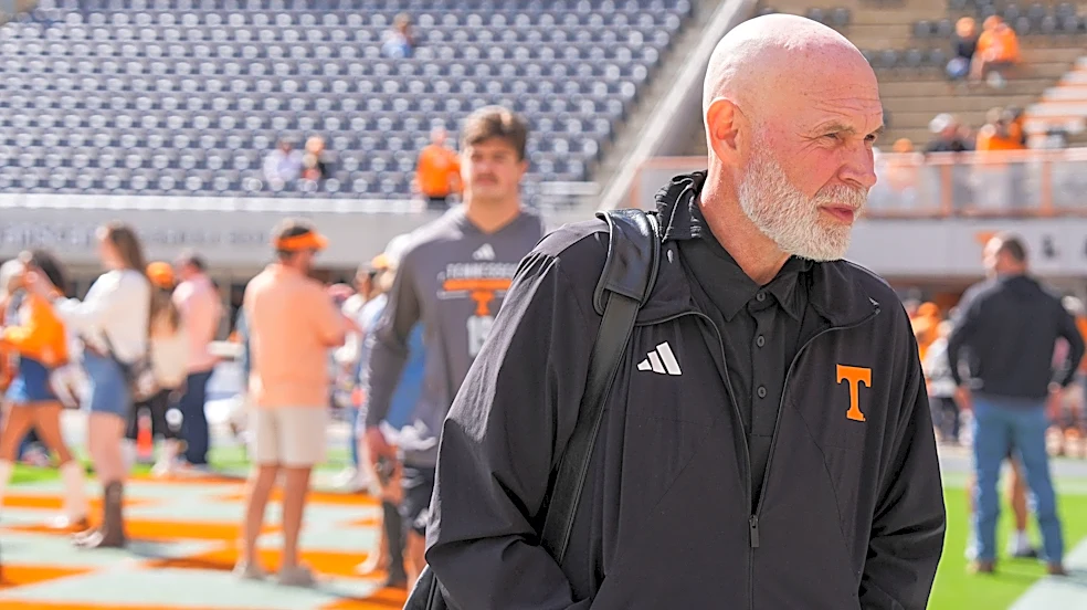 Inside the delicate dance of Jim Knowles’ dominant Tennessee football defense