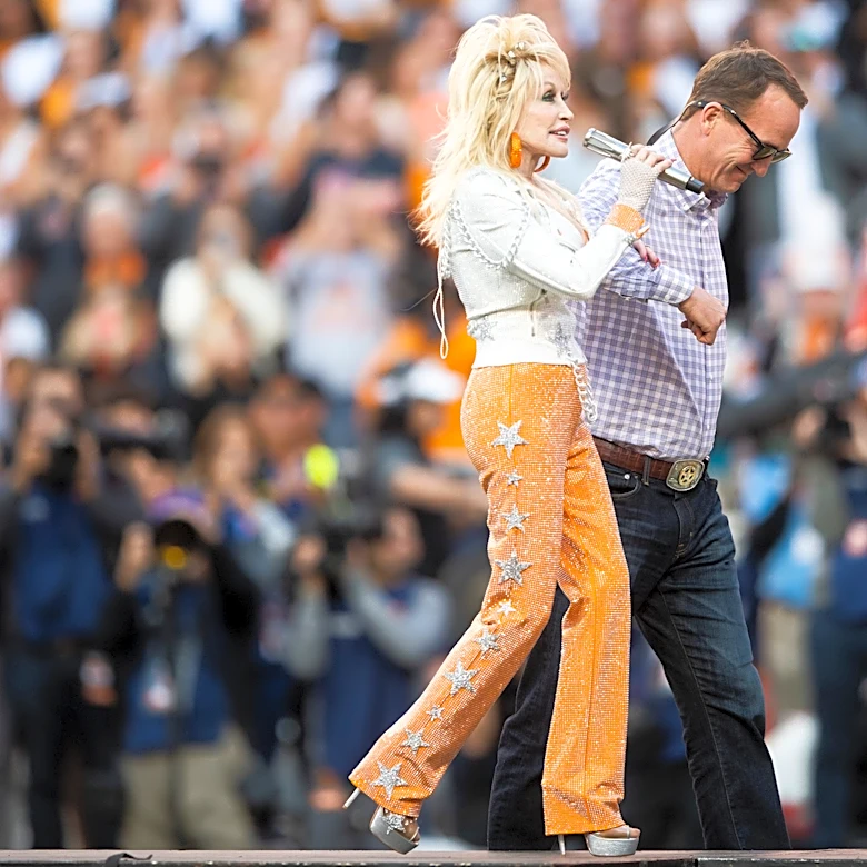 Thrift your Dolly Parton Halloween costume at these Knoxville shops
