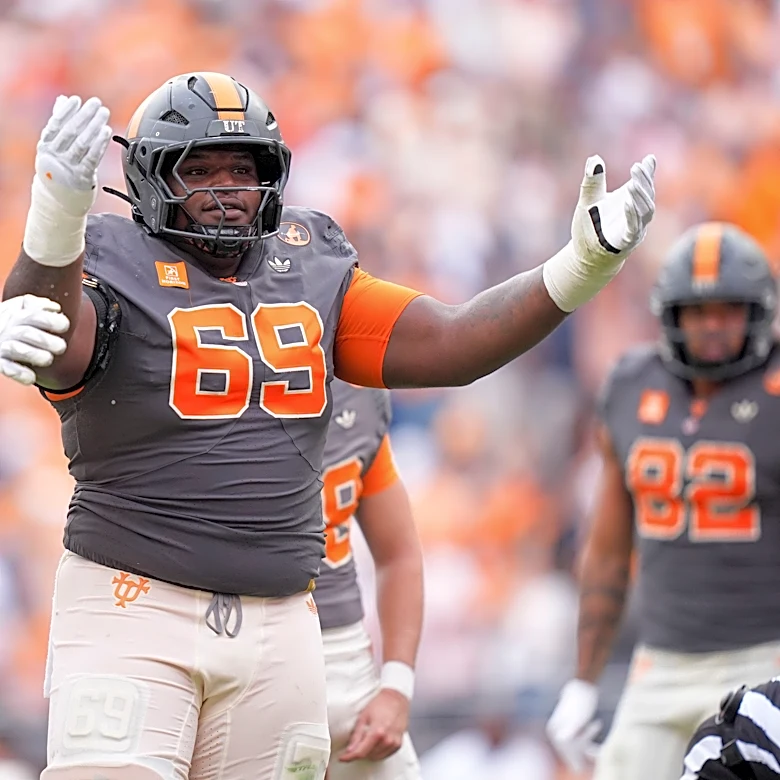 Donovan Haslam injury update, Tennessee football guard out vs South Carolina
