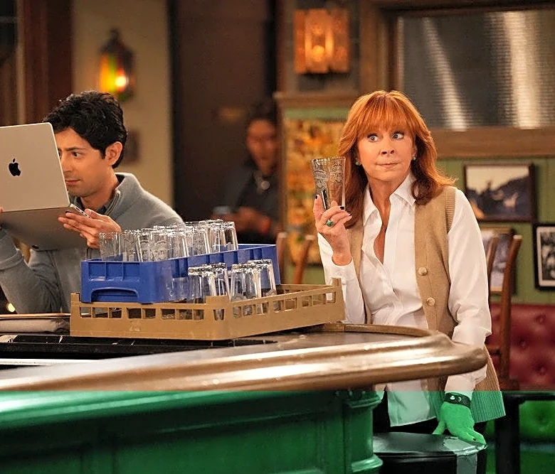 Reba McEntire's 'Happy's Place' returns with Knoxville easter eggs, Dolly Parton tribute