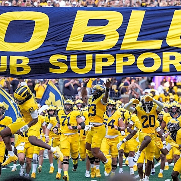 Controversial Hail Mary saves Michigan against Western Michigan