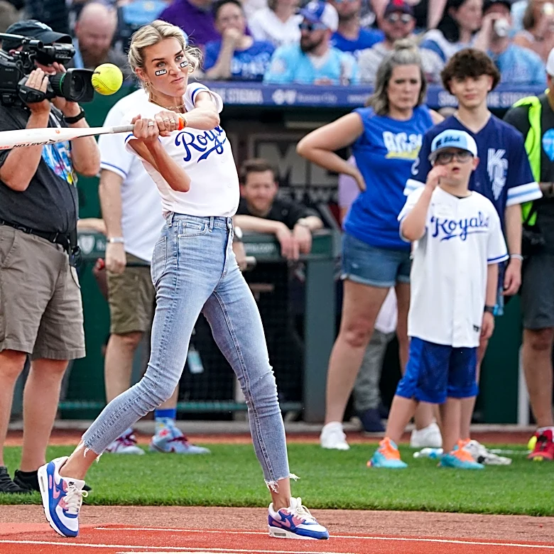 Best images of FOX Sports' Erin Andrews and Charissa Thompson