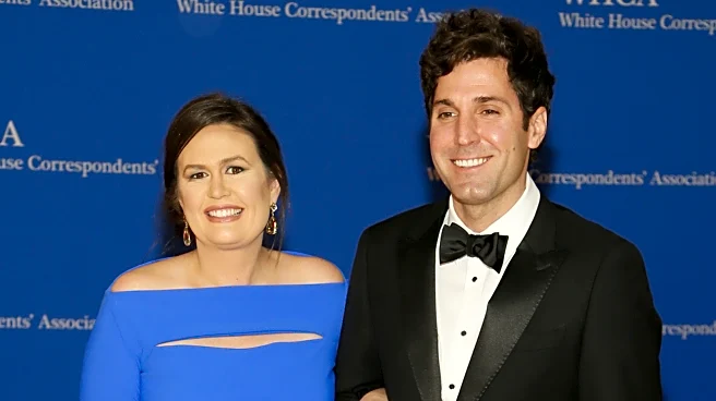 Signs Sarah Huckabee Sanders & Her Husband Are On The Rocks