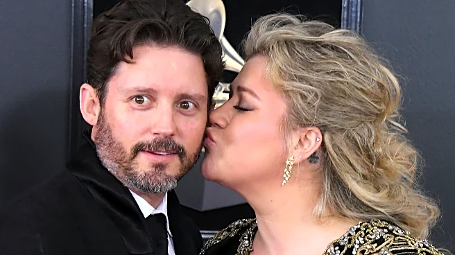 The Relationship Between Kelly Clarkson's Ex-Husband & Her Assistant Was Messier Than We Thought