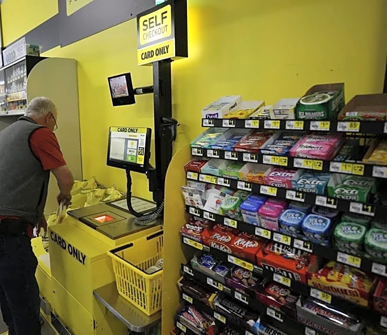 Dollar General adopts Costco-style store strategy