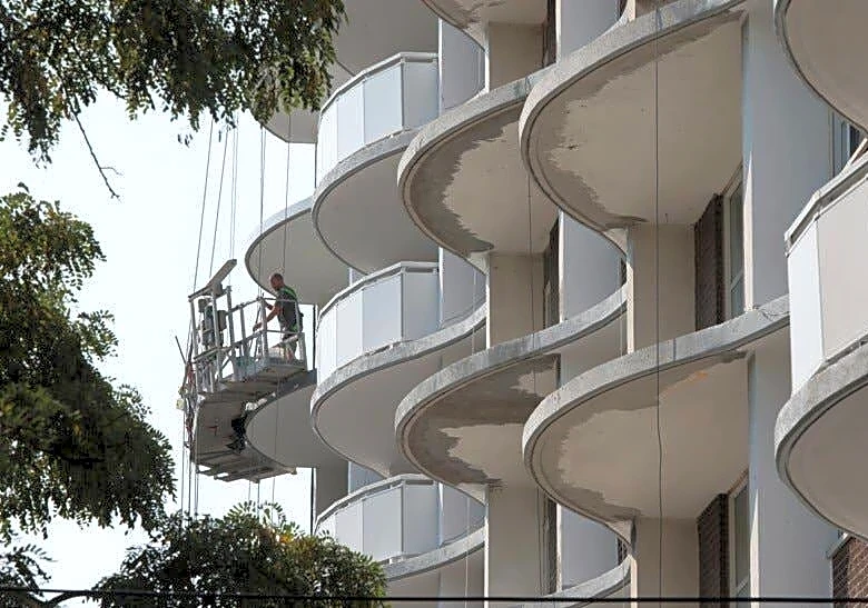 Equity and AvalonBay to merge, creating apartment rental giant