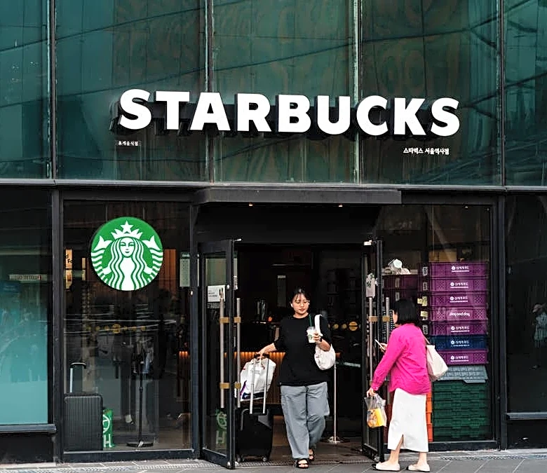 Starbucks CEO sends blunt message on consumer spending