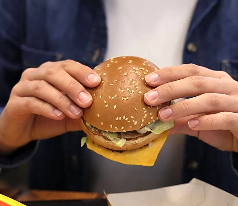 Burger chain franchise in bankruptcy liquidating 49 stores