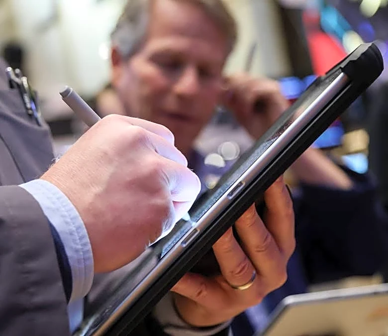 Fidelity sends critical message to cash-heavy investors