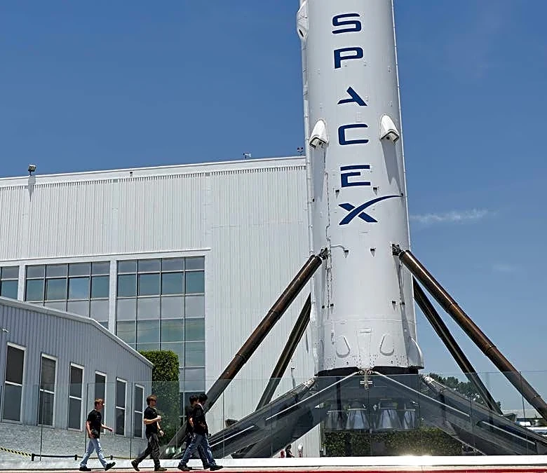 Elon Musk's SpaceX is coming for your 401(k)