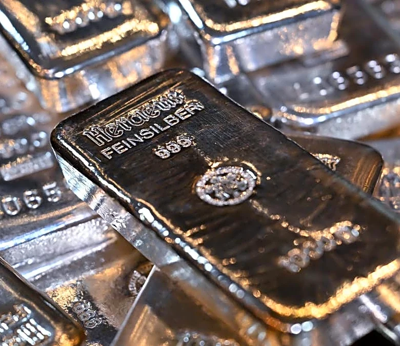Silver price hits new low, here is what comes next