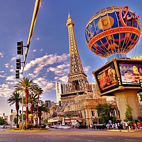 Las Vegas Strip retail giant closes 14 stores, plans more