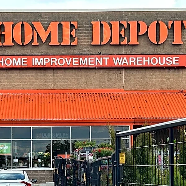 Is Home Depot a good long-term investment to buy and hold?