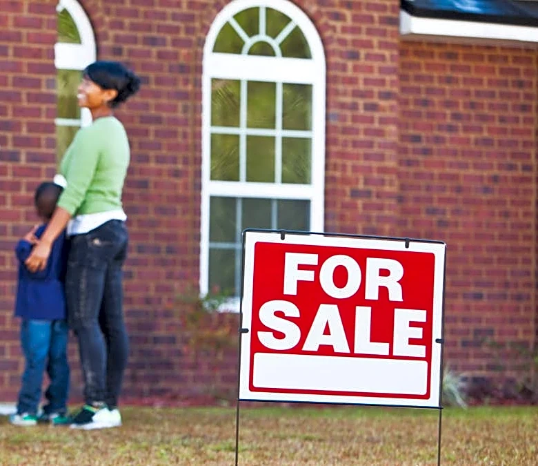 Experts update mortgage rate, housing market predictions